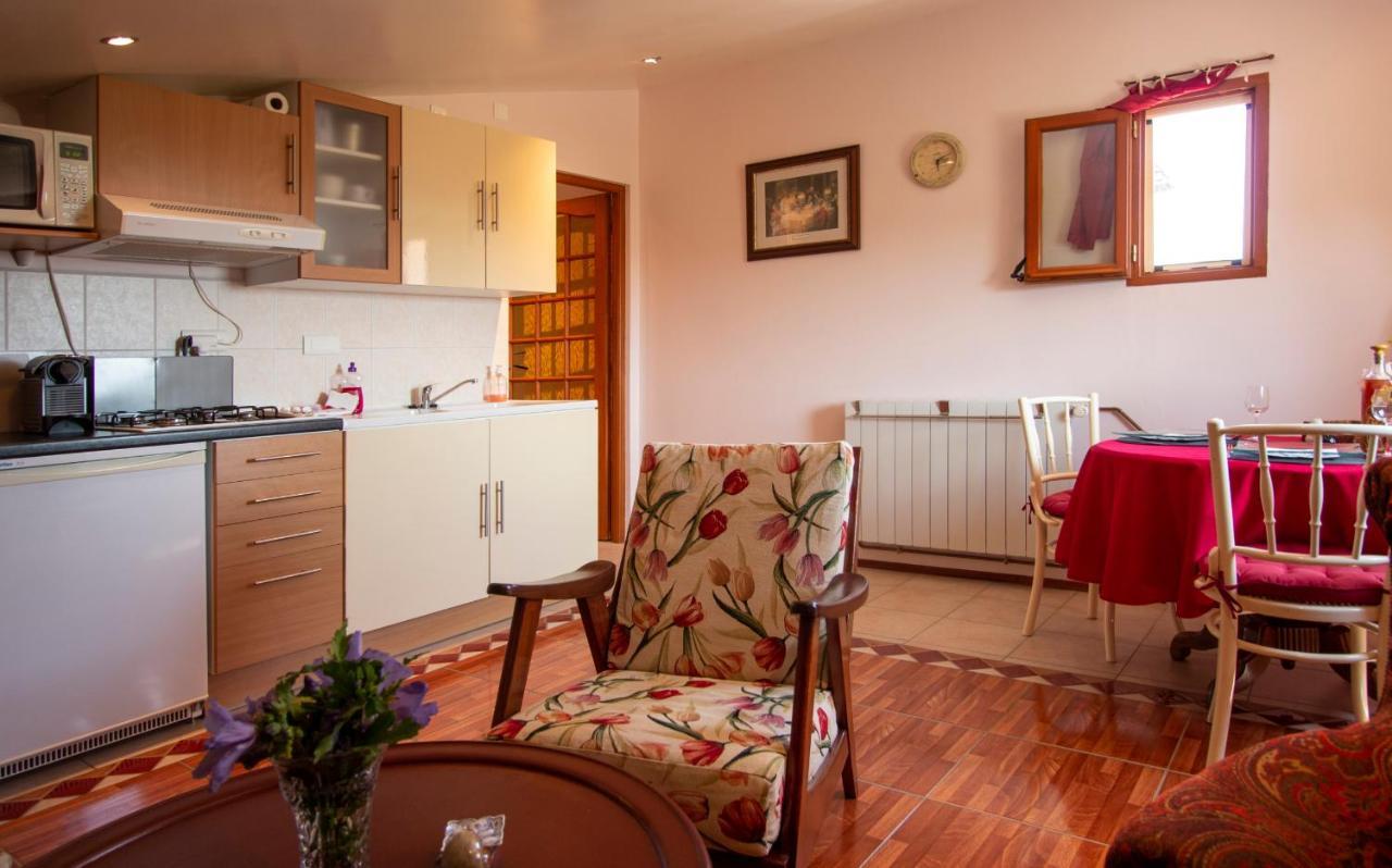 Cesseras Mas A 4 Mains B&B 외부 사진